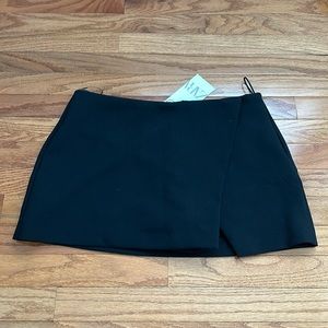 Black Skort